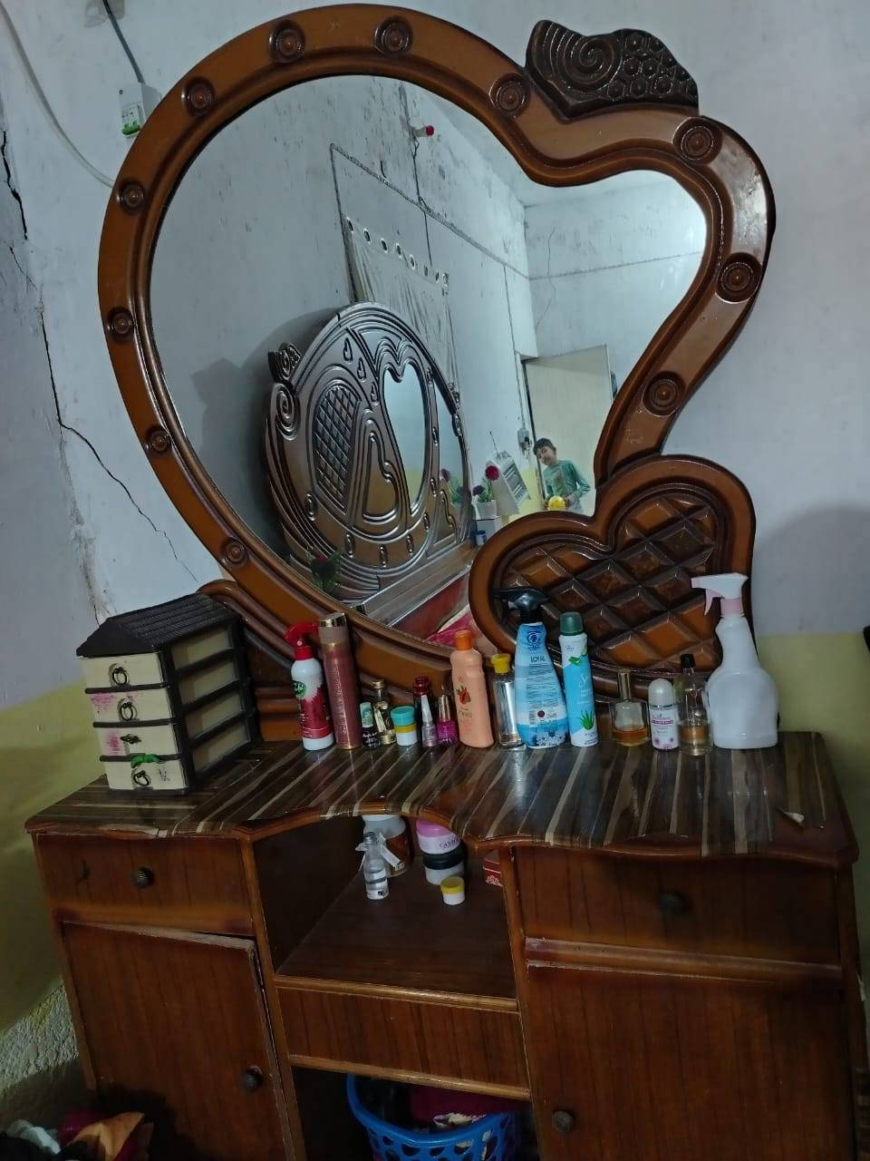 غرفة خشاب نظيفة للبيع.. الا تصال 
عنوان منطقة عكيل ربع فالح... ***********
سعر 500 وبيه مجال
