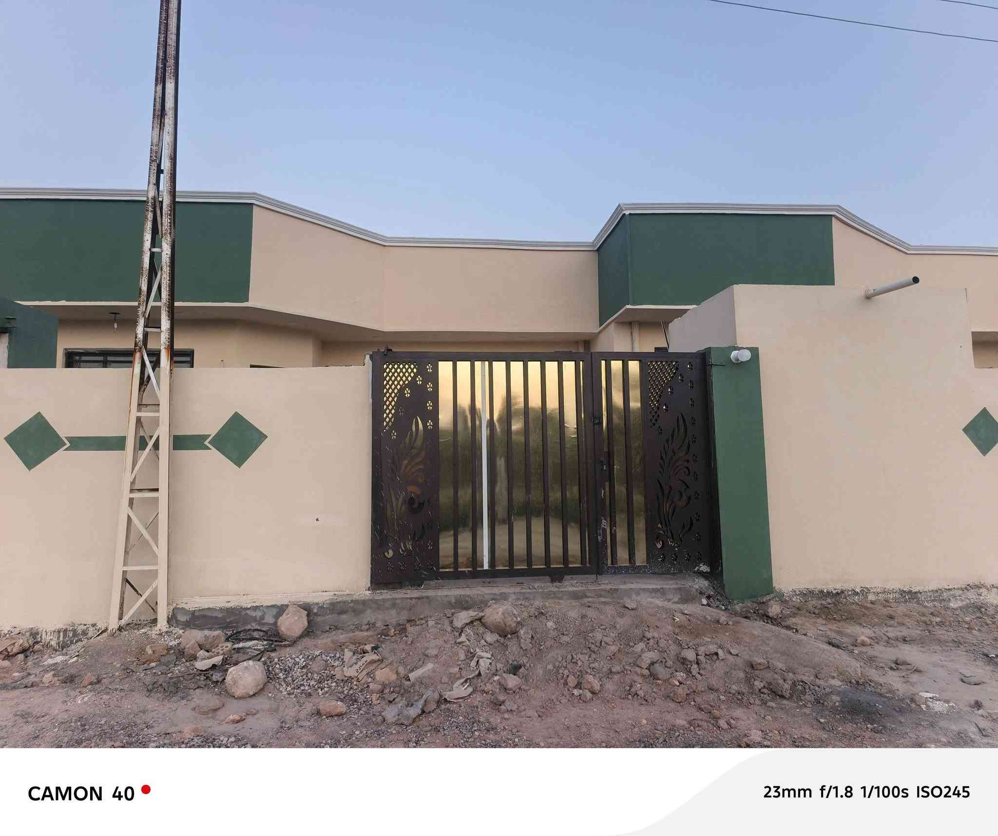 بيت حديث البناء طابو زراعي مداور
المساحه 200 متر يتكون من غرفتين ومطبخ واستقبال 
المكان هور الجبور مقابل حسينه حبيب ابن مضاهر يبعد عن الشارع العام 100 متر 
موقع مميز وحلو كلش.. ***********
