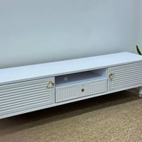 ميز شاشة بلازما • قضاء الشطره