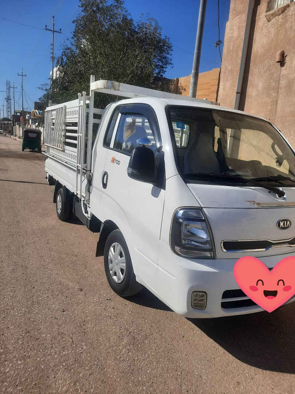 سلام عليكم ورحمت الله وبركاته كيه 2021 مكفوله من ظربه وصبغ ماشيه 55الف سياره جديده رقم واسط سياره شرط مداور مكان سياره محافظه ميسان /*********** التنويه سياره تنباع بدون محجر السعر 140وبيه مجال شي بصيط
