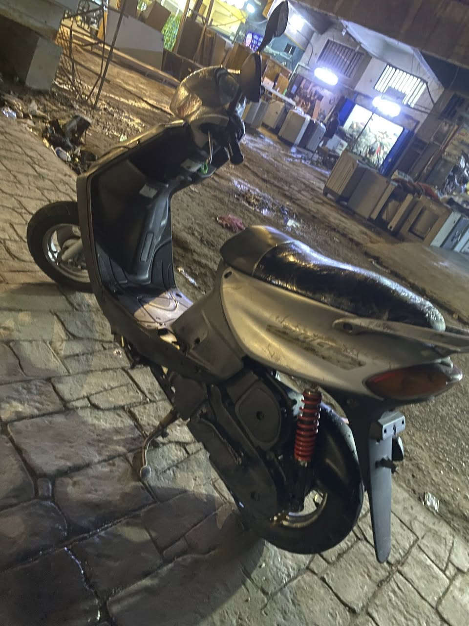 قجمه بلاديه الدراجه حاويه
ماكس قجمه ١٢٠ بلادد
ناشفه الدراجه للأخير خرسه 
سعرها 500 
عنواني بغداد حي اور 
***********
