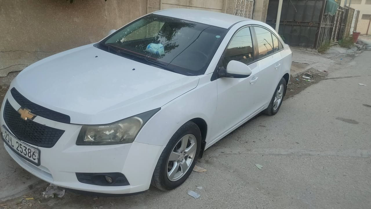 السلام عليكم...
شوفر ليت كروز ١٢ خليجي محرك ١٦٠٠ رقم سليمانية الجديد  وسنوية جديدة بأسمي ماشية ١٥٠ الف وقابله للزيادة السيارة مسويلها ادامة كاملة قبل اسبوع صدر امامي وخلفي جديد دسكات اصليه ام الضمان تخم تاير جديد تدفئة وتبريد مابيها اي نقص بيها صبغ جاملغ خلفي ايسر والباب الخلفي الايمن مبدل بدون صبغ   والدوسة مصلحة بس تحتاج صبغ  مكاني بغداد الدورة السعر 75 وبيها مجال ورقم الهاتف *********** واتس اب موجود
