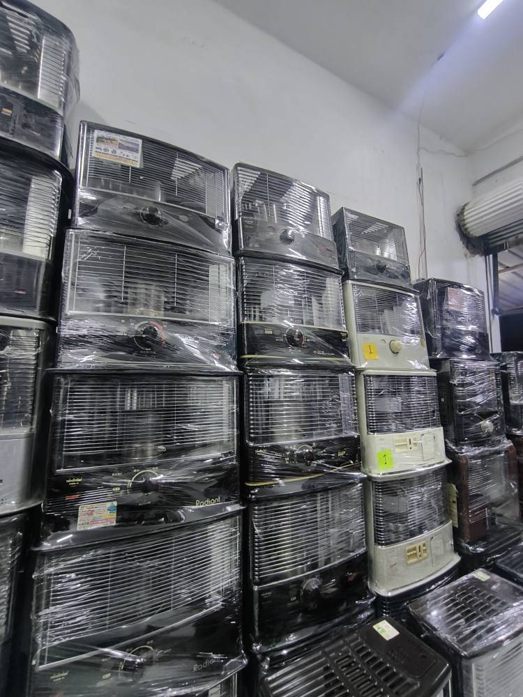 صوبات باله.ياباني اصلي كله بي ضمان.او جميع الاحجام متوفرة  السعار من 40. الحد 130. عنوانه حزيران مقابيل ماركت النجوم رقم الهاتف *********** كركوك, العراق
