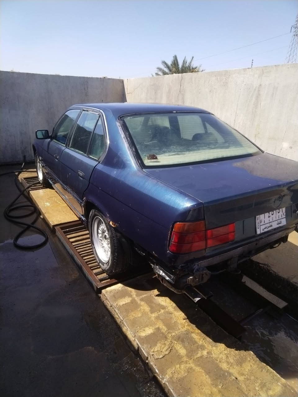 بي ام ٥٢٥ البيع السعر ٣٨ بية مجال لاستفسار *********** انطيك تفصيل الخاص مفتوح بطاين جديده كلشي بية جديد عوزهة صبغ شد بطاين
