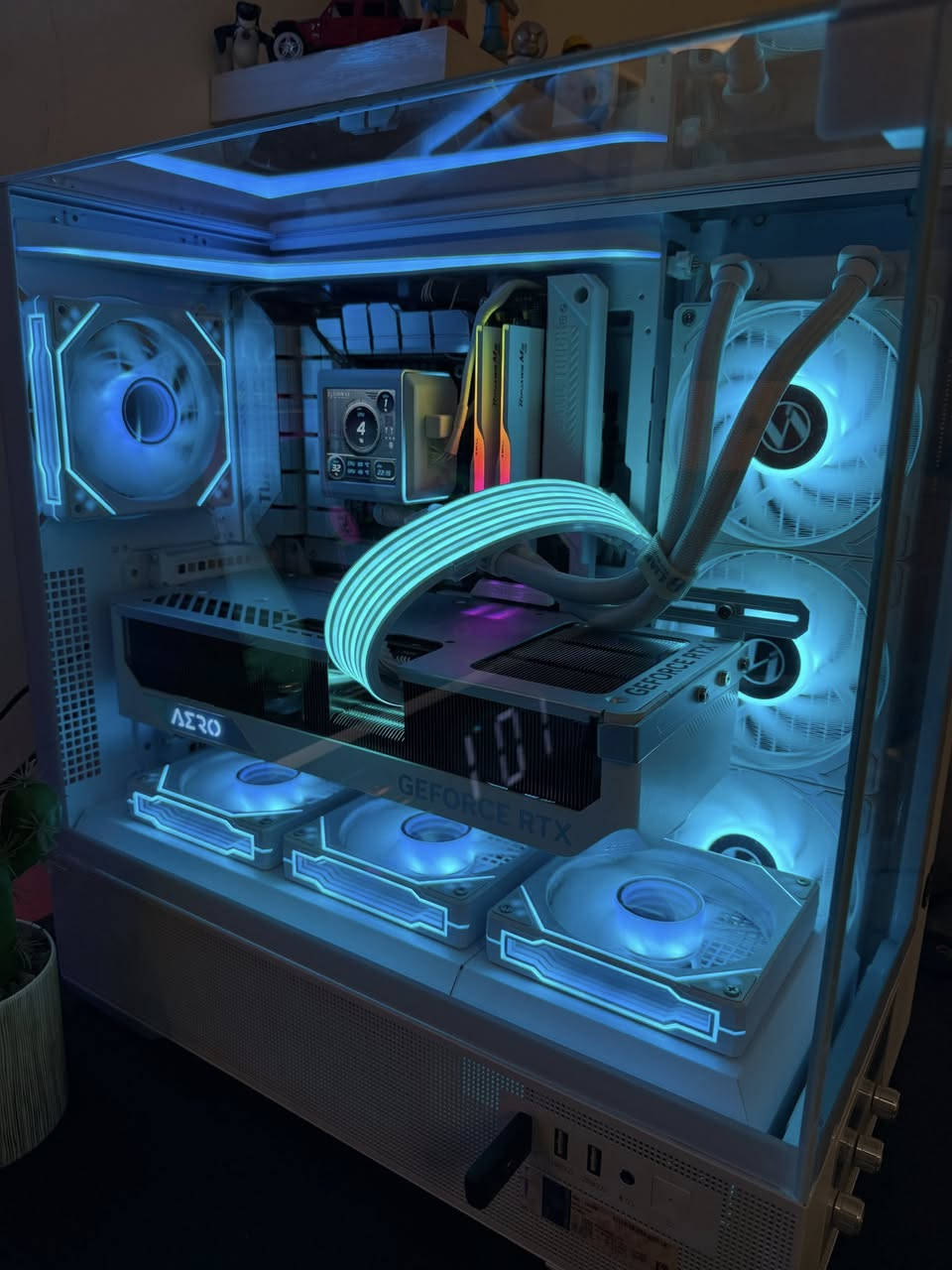 السلام عليكم تجميعة قوية بيضة وموصفات فول استعمال قليل كارتين كاملة سبب البيع عدم التفرغ
مواصفات 

1-Intel Core 17-14700K Processor Try

2-cooling Lian Li GA II LCD SL-INF 360 White

3-MB ASUS TUF GAMING Z790-BTF WIFI D5 

4-Gigabyte RTX 4080 SUPER AERO OC 16GB

5- ram G SKILL Ripjaws M5 RGB DDR5 32GB (2x16GB) 
6000MHz

6-NVMe LEXAR NM790 2TB - 7400MB/s GEN 4

7-PSU POWER SUPPLY Segotep GM850W 850W Gold Full Modular

8-cases Xigmatek Vision

السعر 4 ملايين


**إذا كنت صاحب هذا الإعلان وتريد حذفه لأي سبب، رجاءا أرسل رسالة إلى الدعم الفني**