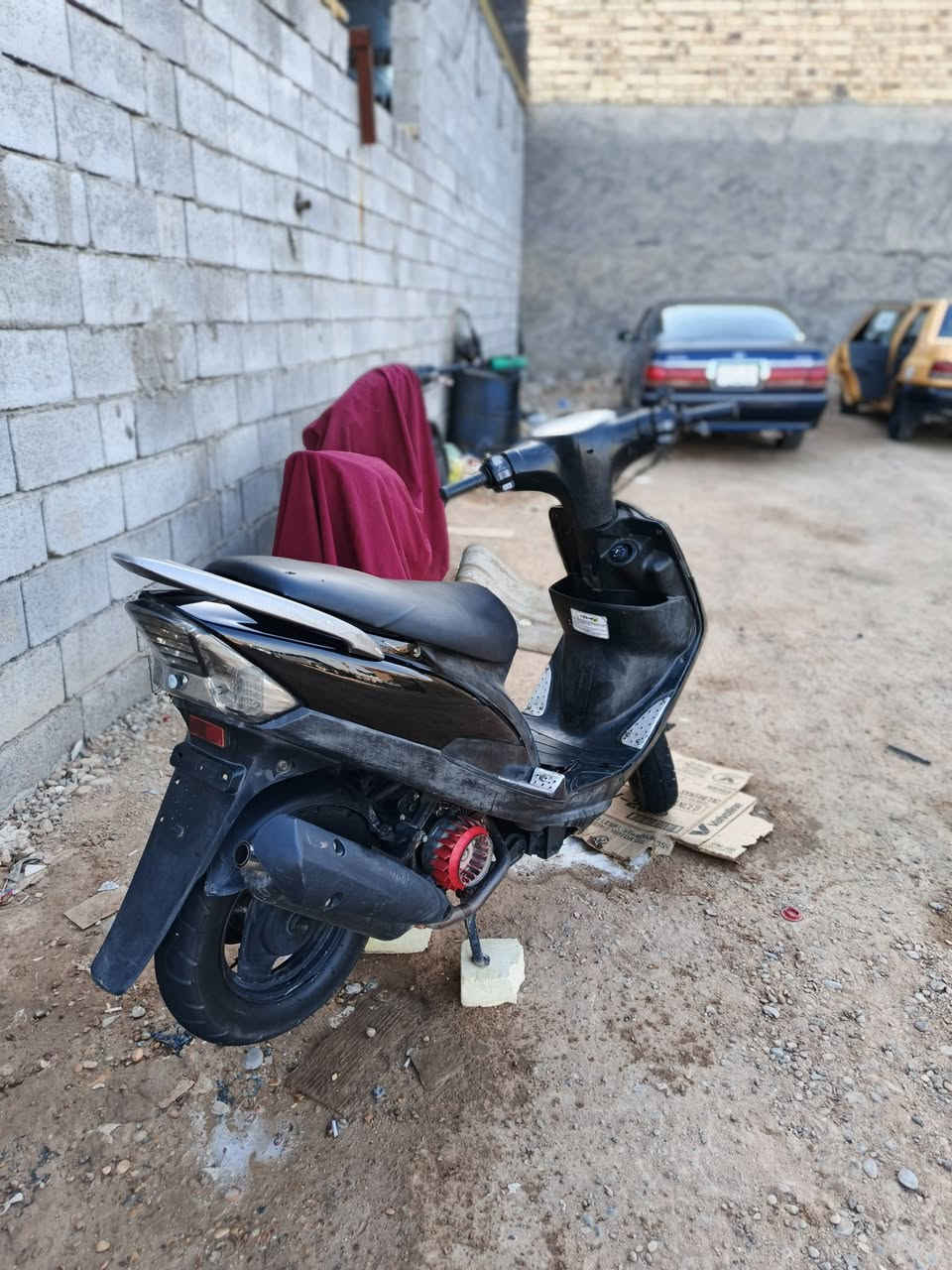 دراجه ماكس عدله سعر 600 وبيها مجال7762710635 العنوان الصحفيين

