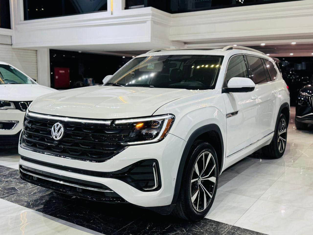 عربى/کوردى
فولكسفاغن
أطلس, SEL Premium R-Line, 2024
عدد الأميال : 9,000 ميل
ضرر: اربع قطع
سلندر: 4 سلندر
محرک: 2.0
السعر / 24,800 ⬇️ 🔥 
الكاميرا الخلفية - سقف بانورامي - صندوق كهربائي  - كاميرا 360 - مستشعر وقوف - تدفئة المقاعد - بصمة - مثبت السرعة - مرايا جانبية كهربائية - مراقبة النقطة العمياء - مقاعد كهربائية - 8 وسادة هوائية - مصابيح زينون الأمامية - قفل مركزي للأبواب - تدفئة مقود القيادة - إنارة محيطية - التشغيل عن بعد - ABS - AWD - مقاعد الصف الثالث - رادار - ستائر خلفية
العنوان: اربيل  -  شركة فانسي كارس
   شارع  ١٠٠م مقابل كورد نفت

☎️-***********
☎️-***********

*************

‎ڤۆڵکسواگن
ئەتلەس, SEL Premium R-Line, 2024
ماوەی ڕۆیشتن : 9,000 ميل
بۆیاغ: 4 پارچە
پستۆن: 4 پستۆن
بزوێنەر: 2.0
 نرخ / 24,800$ ⬇️ 🔥 
کامێرای دواوە - پانۆراما - سندوقی کارەبایی - کامێرا 360 - حەساس - گەرمکەرەوەی کوشن - بەسمە - دیاریکرنی خێرایی - ئاوێنەی لاتەنیشتی کارەبایی - ئاوێنەی ڕادار - کورسی کارەبایی - 8 پەرەشووت - لایتی پێشەوەی زینۆن - قوفڵی دەرگاکان - سوکان هیتەر - ڕووناکی دەوروبەری ژورەوە - شەغال - ABS - AWD - کورسی ڕیزی سێ - ڕادار - پەردە

📍  ناونیشان: هەولێر کۆمپانیای فانسی کارس 
        شەقامی ١٠٠م بەرامبەر كورد نفت

☎️-***********
☎️-*********** أربيل, العراق


**إذا كنت صاحب هذا الإعلان وتريد حذفه لأي سبب، رجاءا أرسل رسالة إلى الدعم الفني**