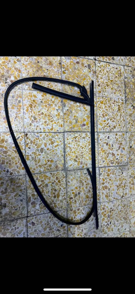 سلام عليكم 
غراض جالنجر للبيع بأسعار جداً مناسبه 
١- قبق جنطه ابيعه كامل بدون ضربه 
ب ٣٠٠ الف قفله 
__________________________
٢- تانكي بانزين تفصيخ من مديل ٢٠١٥ الى ٢٠٢٠ 
ب ٥٠ الف قفله 
__________________________
٣- لاستيك باب + تريشه  عكس السايق ب ٣٠ الف قفلهم 
__________________________
٤- كيلون باب السايق ب ٢٥ الف قفله 
__________________________
٥- ماسكه دعاميه اماميه جهه يمنه ب ١٠ الف 
__________________________
بغداد البياع 
***********
