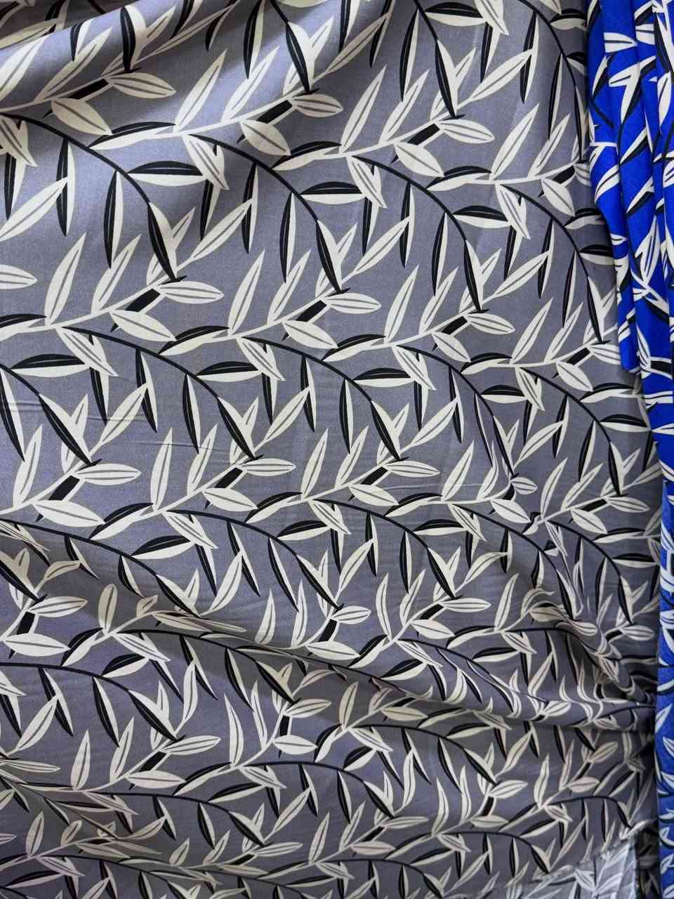 جديد جديد 
كشمير ايطالي سيلين خامه ثقيله 
البيع جمله        مفرد 
اقل كميه للجمله ١٠ قطع 
توصيل جميع مناطق كربلاء ب ٣٠٠٠ وجميع محافظات العراق ب ٦٠٠٠ 
للاستفسار مراسلت البيج او واتساب ***********
