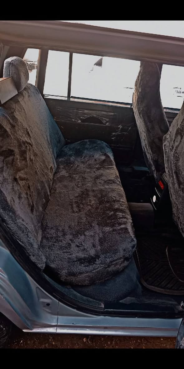 سياره كولها من دعاميه للدعاميه ع لبلاد..

كير .اوتوماتيك بعده بضمانه

مكينه بلاديه لا تبخير ولاتنقيص

شواصي كفاله ..وكفاله من لعيب شرعي وكفلها من لخياسات

سياره مجهزها ع ايدي.. مصبوغه عام للجماليه

حجم سياره..٧٤٠ رقم نجف  .. سعر ٤٥

***********
