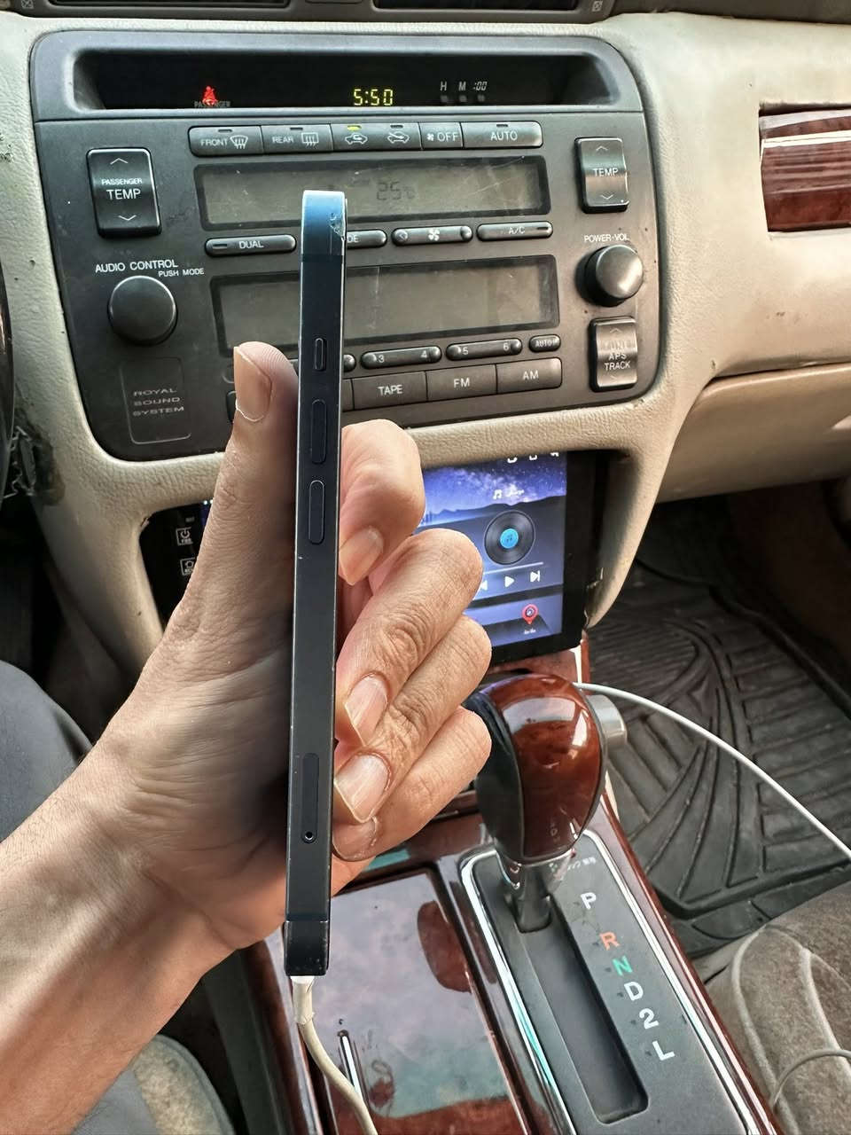 13 ذاكرة 128 بطارية 84 نظافة مثل ماموضح بالصور يعني نظافتة 85 بالمية بدون ملحقات الجهاز مكفول من الفتح والتبديل
السعر 300 قفل بدون عملة ولتعب روحك كلبي
السيدية تقاطع درويش
***********
