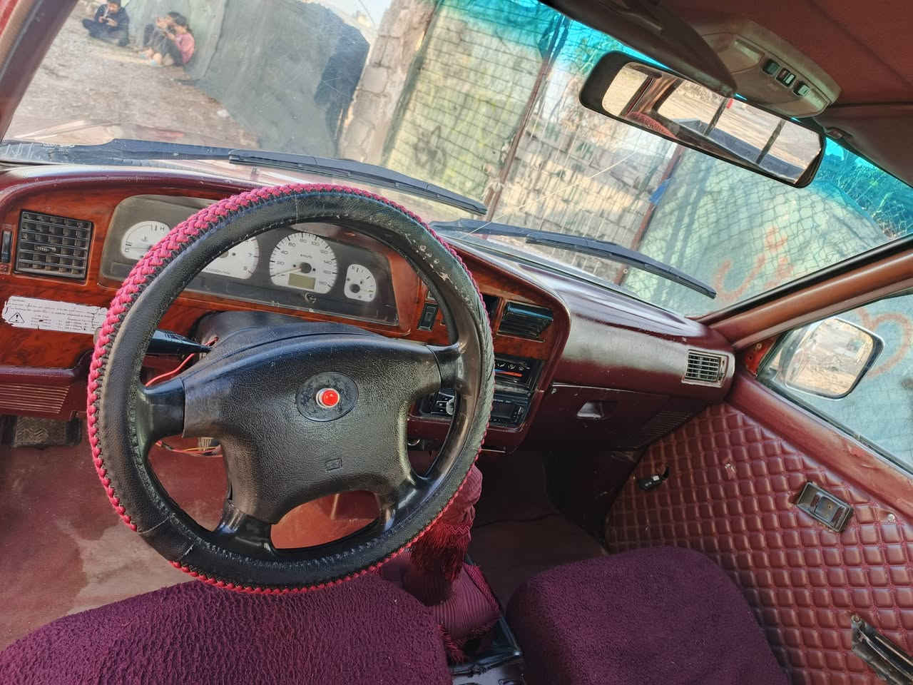 بەناوی خوای گەورە  .دێر 2006 مه نە فێست مەکینەی بەخ چوار تایەی لۆکی لەژێرە جام کارەبا  پشتو پێشی کەپسە بەشەرت هەزار وەستا  سەیارەکە هەتابڵێ شتێ جوانە لەڕەسمەکان جوانترە  سعر 28گەڵاو مەجالێ کەم   ***********
