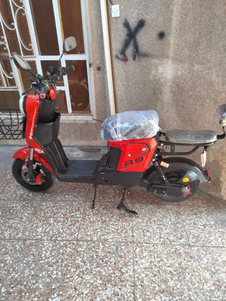 السلام عليكم
#السعر385
المكان #نجف_كوفه 
المواصفات ➕ التفاصيل.
1-🔺دراجه شحن ( R9 )  
2 -🔻فول نضافه كبال عينك 
3 -🔺عدد البطاريات (5)
4 -🔻اقوه شركه هيه ونلي 
5 -🔺دراجه موديل 25
6-🔻شاحنه ذكيه  
7-🔺ملف نحاس حقيقي... نحاس...
8-🔻شاشه تحدد ( العطلات )...
9-🔺نشرات ( خلفيه ) و ( اماميه )...
10-🔻دبل ( اشاره )...
11-🔺نظام البك ( R ) الرجوع للخلف...
12-🔻نظام ال ( P ) للوقوف...
13-🔺دبلات اماميه ( 2 ) هيدروليك دهن...
14-🔺دبلات خلفيه ( 2 ) غاز هيدروليك
15-ستاند موبايل + شاحنه موبايل
16-🔺لون ماروني  
17-🔻لد امامي ( زنون ) عالي و ناصي...
18-🔻ضد ماي تغسلها براحتك ...
------------------------------- 
🟥الدراجه سريعه و شلعته ( قويه )
#السعر 385

#***********#
