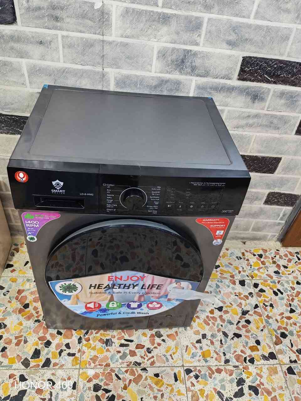 غسالة SMART DEVICE LD-8-WM2 أمامية (Front Load) وبها محرك Inverter وسرعة عصر 1400 RPM.
غسالة جديدة غير مستعملة السعر 400 الف 
المواصفات :

* نوع الغسالة: أوتوماتيك بالكامل (Full Automatic).
* السعة: غالبًا 8 كغم (مبين من الموديل LD-8-WM2).
* سرعة العصر: 1400 دورة/دقيقة.
* تصنيف الطاقة: A+++.
* محرك: BLDC Inverter Motor (أهدأ وأوفر بالكهرباء).
* قفل أطفال (Child Lock).
* برامج متعددة للغسيل:
    * Cotton (قطن)
    * Eco
    * Sports
    * Duvet (بطانيات)
    * Baby Care
    * Steam (بخار)
    * Quick 15’ (غسيل سريع 15 دقيقة)
    * Synthetic
    * Wool (صوف)
    * Mix
    * Rinse + Spin
    * Spin Only

الأبعاد التقريبية لغسالات 8 كغم الأمامية من هذا النوع:

* الارتفاع: حوالي 85 سم.
* العرض: حوالي 60 سم.
* العمق: 55–60 سم.

مميزاتها:

* غسيل بالبخار.
* هدوء أثناء التشغيل.
* توفير كهرباء.
* عصر قوي يساعد على تنشيف الملابس بشكل أسرع
غسالة SMART DEVICE LD-8-WM2 أمامية (Front Load) وبها محرك Inverter وسرعة عصر 1400 RPM.

غسالة SMART DEVICE LD-8-WM2 أمامية (Front Load) وبها محرك Inverter وسرعة عصر 1400 RPM.


**إذا كنت صاحب هذا الإعلان وتريد حذفه لأي سبب، رجاءا أرسل رسالة إلى الدعم الفني**