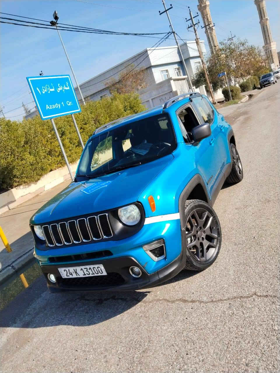 🚙 Jeep Renegade 2021 4x4
سيارة جيب للبيع نضيفه 10على10
تنطي مقدمة وبالشهر 3ورقات
المواصفات👇
🔧 المحرك
• 4 سلندر
• سعة 2.4 لتر
• قوة 180 حصان
• عزم 237 نيوتن متر
• ناقل حركة أوتوماتيك 9 سرعات
• دفع رباعي حقيقي 4x4
⛽ الصرفية
• داخل المدينة: 10.2 لتر / 100كم
• خارج المدينة: 7.8 لتر / 100كم
• معدل تقريبي: 9 لتر / 100كم
📏 الأبعاد
• الطول: 4236 مم
• العرض: 1805 مم
• الارتفاع: 1667 مم
• قاعدة العجلات: 2570 مم
• وزن السيارة: تقريباً 1500 كغم
🛞 القدرات
• ارتفاع عن الأرض: 170 مم
• نظام Selec-Terrain
• أوضاع القيادة: Auto / Snow / Sand / Mud
• نزول وصعود جبال
• مانع انزلاق
• توازن إلكتروني
🛋 الداخل
• شاشة 7 إنج
• بلوتوث + USB
• تحكم بالمقود
• مكيف إلكتروني
• كراسي قماش أو جلد (حسب الفئة)
• بصمة تشغيل
• تشغيل بدون مفتاح
🛡 الأمان
• 6 وسائد هوائية
• ABS
• Traction Control
• Hill Start Assist
• كاميرا خلفية
• حساسات خلفية
🛢 سعة الخزان
48 لتر
موقع السيارة أربيل 

للأستفسار واتس اب ***********

@إشارة
