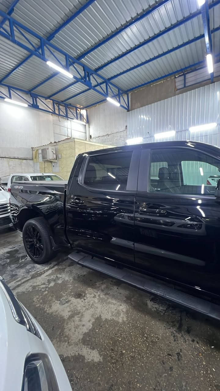 للبيع موديل 23 فول موصفات ضررها مبدل فقط البنيد بدون حادث الشاصي نضيف سيارة نظيفه 
السعر 31قفل 
***********
تواصل
