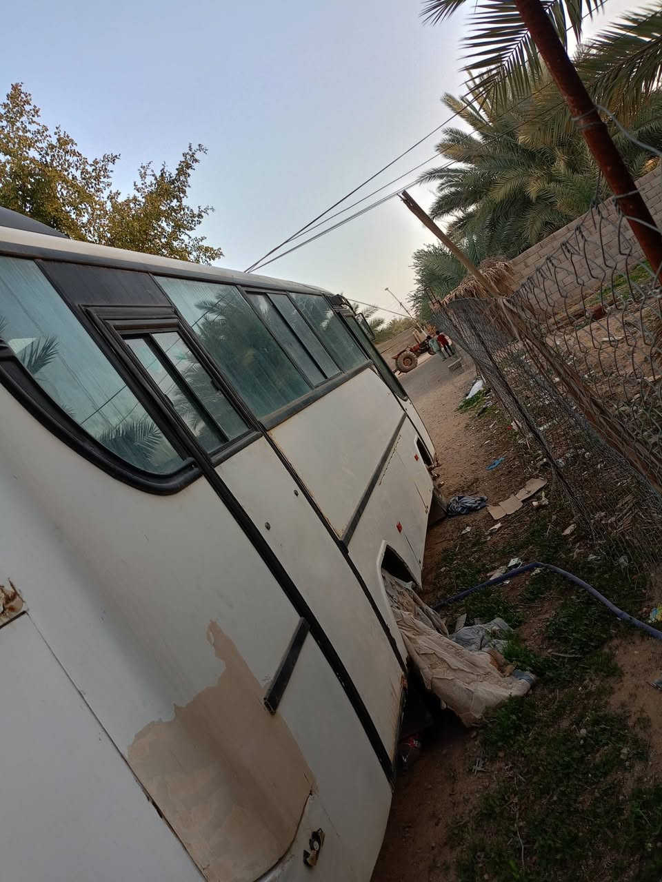 السلام عليكم
باص ازوزه للبيع رقم انبار مابيه اي ضربه أو صبغ 
محرك وكير نظيفه ***********
