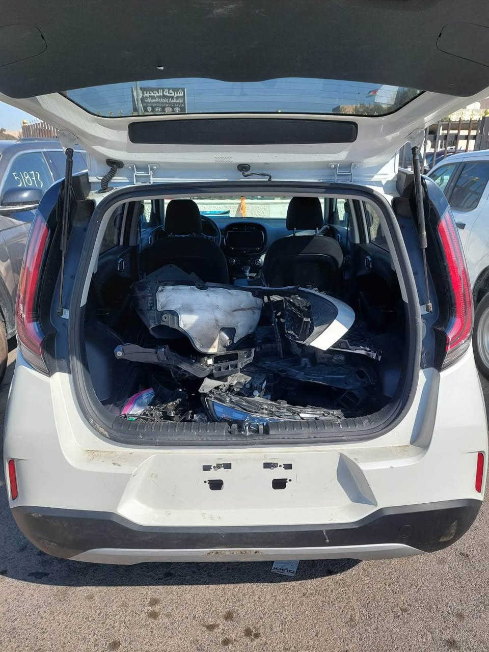 السلام عليكم للبيع كيا صول موديل 2024 وارد أمريكي لون ابيض محرك 2000 دوش ماشيه 24 ألف حادثها كما موضح بل صور فقط مقدمه لبنيد لسياره كامله غراضها يرادلها فقط بدنه ودعاميه باقي لغراض كامله السياره فول عده الفتحه مكان السياره الاردن المنطقه الحره ترهم حره وشهداء *********** بغداد, العراق
