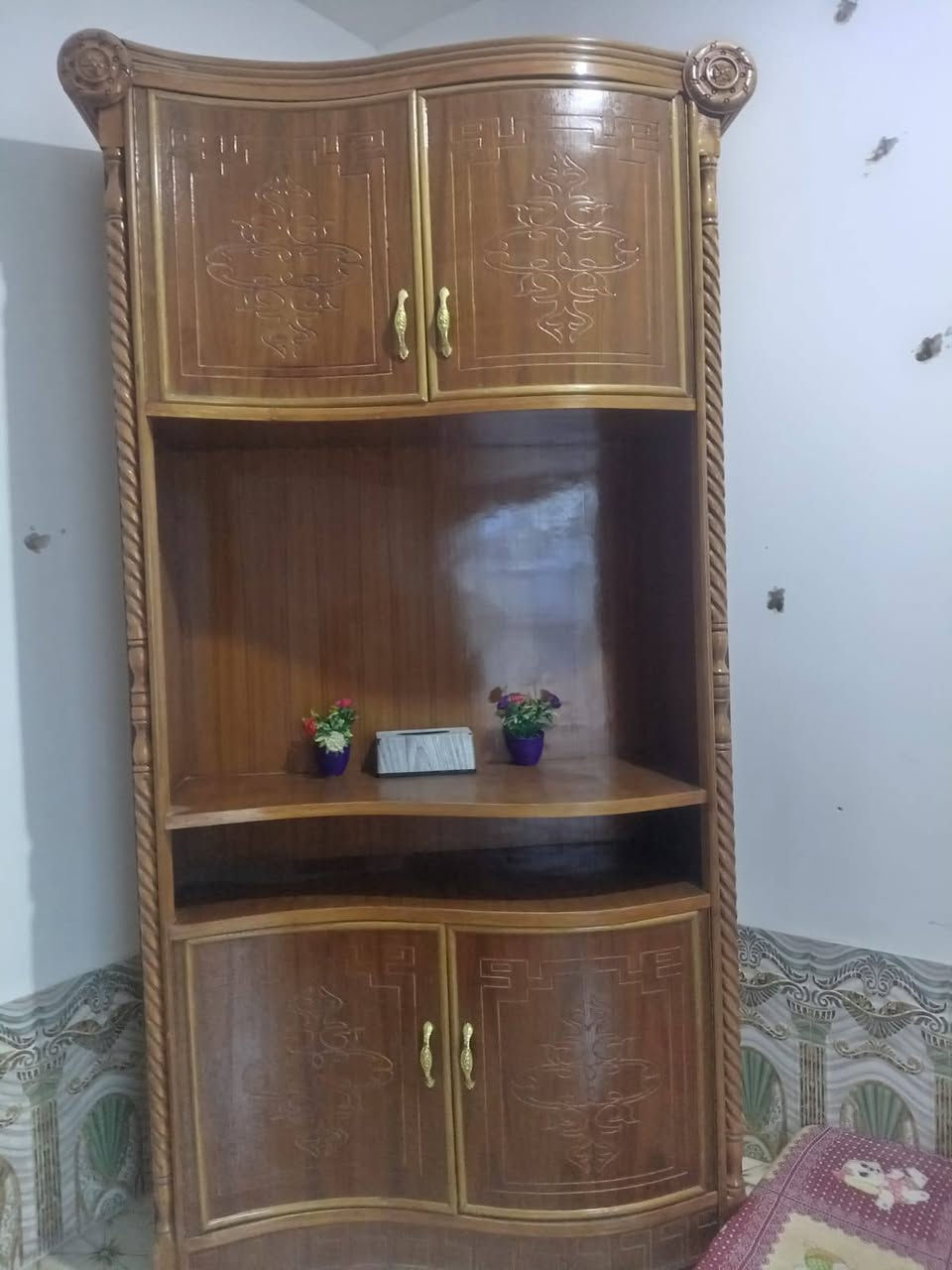 غرفة اخشاب احطاطة شغل درجة اولة + دوشك جرباية هديه .مكان ناحية الفرات
السعر
1-750 وبيه مجال لطيبين 
رقم الهاتف....
***********
