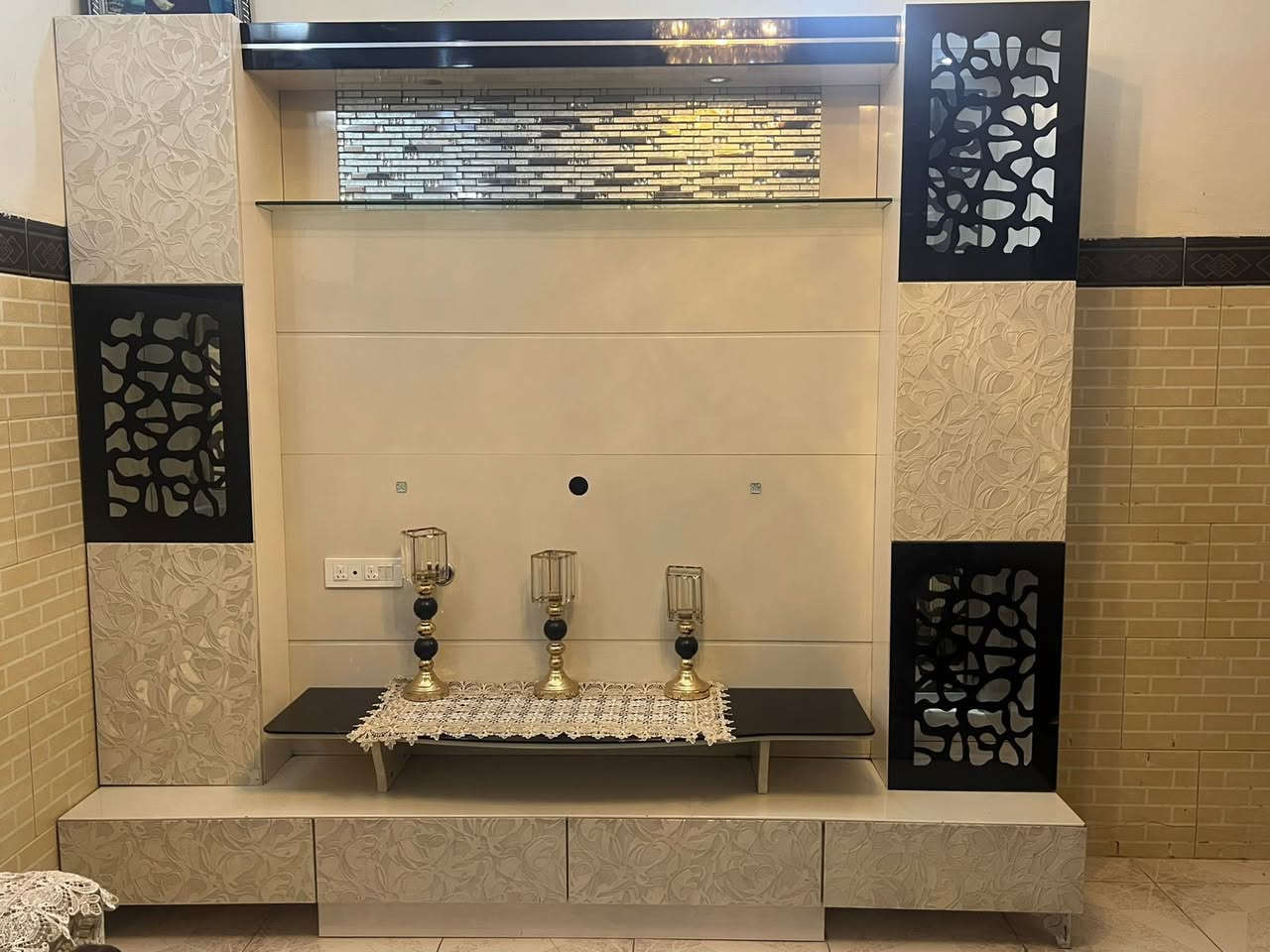 اثاث للبيع
تخم سبع مقاعد نضيف ب٢٥٠
وثريا عدد ثنين ب٥٠
ومعرض اخو الجديد ب٢٠٠
مكاني بغداد الزعفرانية
***********
