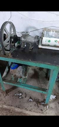 مثرامه مستعمله استعمال قليل السعر معه الروله  250 وبيه مجال الرقم للأس...