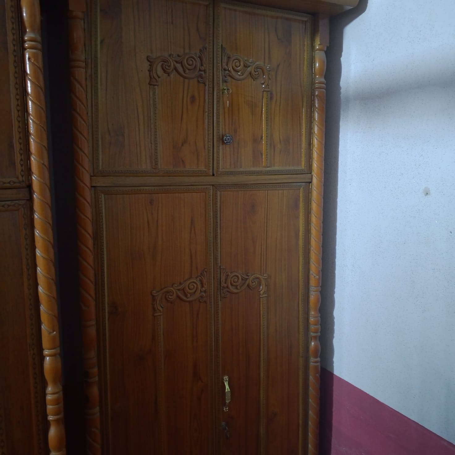 سلام عليكم غرفه اخشاب للبيع تسكام نضيفة سعر مليون و 300 وبي مجال تواصل وتساب 

*********** عنوان نجف حي شرطه
