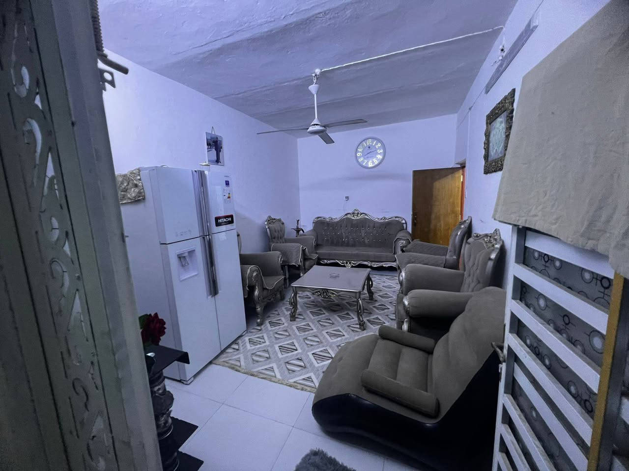 بيت للايجار
عنوان قطاع 28شارع السوق خلف سيد الاسعار 
يتكون من مطبخ 
من غرفتين نوم  
يتكون من طابقين 
حسب ماموضح بل صور 
الرقم والاستفسار ***********
***********
