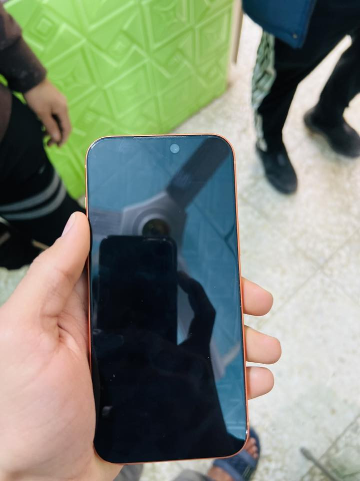 السلام عليكم متوفر ايفون 17 برو ماكس مكفول غراضه كامله
نسخه Esim الشريحه الالكترونيه 

ذ 256 

السعر مليون و750 

مكاني المجر الكبير 

استفسار ***********
