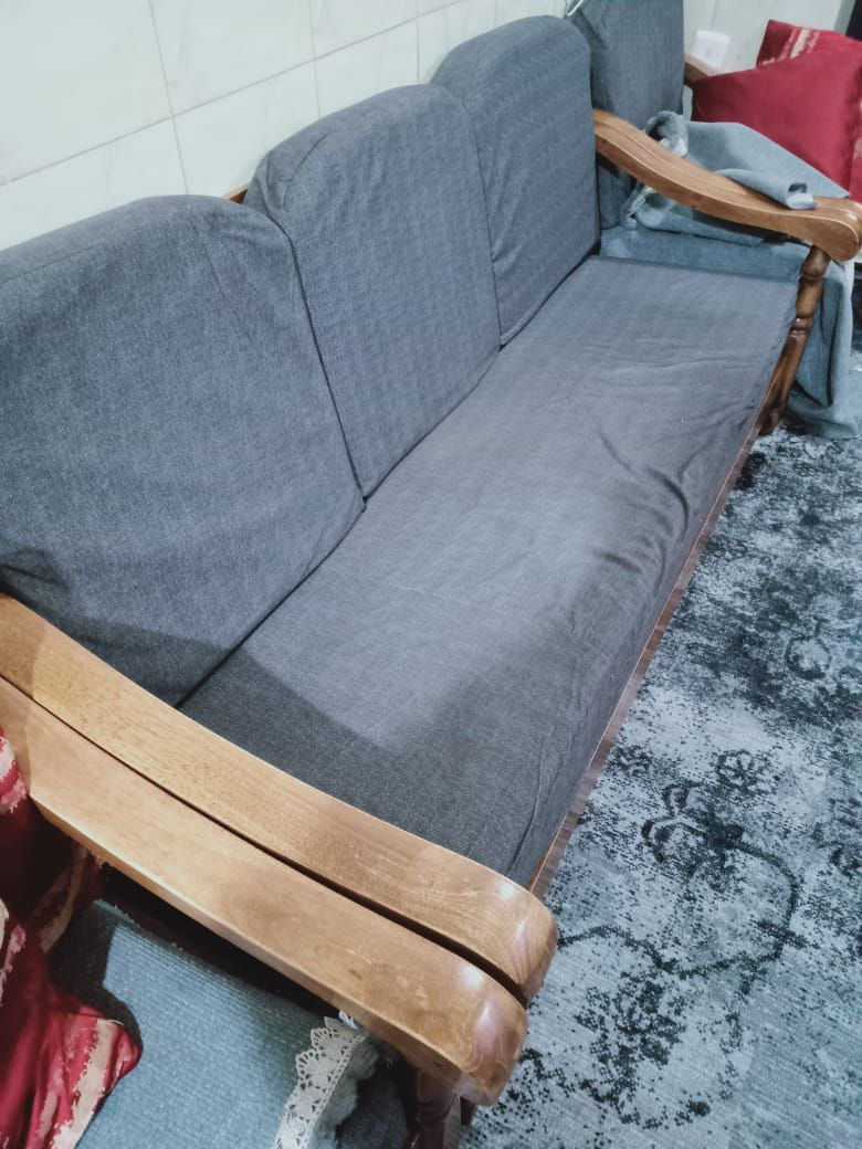 قنفات نجارة واسفنج مميز وجديد ٦نفرات قنفة ام نفرين وقنفة ام ٣نفرات وكرسي السعر ١٢٥ وبي مجال


**إذا كنت صاحب هذا الإعلان وتريد حذفه لأي سبب، رجاءا أرسل رسالة إلى الدعم الفني**