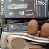 للبيع مكان بغداد ٠٧٨٧٥٣٦٣٣٧٤ يوجد توصيل السعر القطعه ١٥ الف