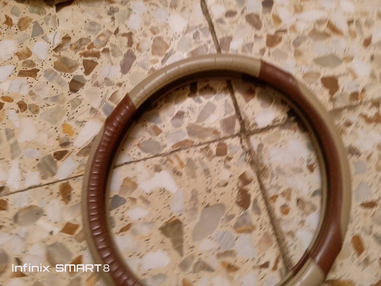 السلام عليكم عندي دوشمة للبيع كاملة مامستخدم مع ويل سبانة وغلاف استيرن جديدة نضيف مكاني بغداد الشعب حي البساتين حي المصطفى رقمي *********** متوفر واتساب