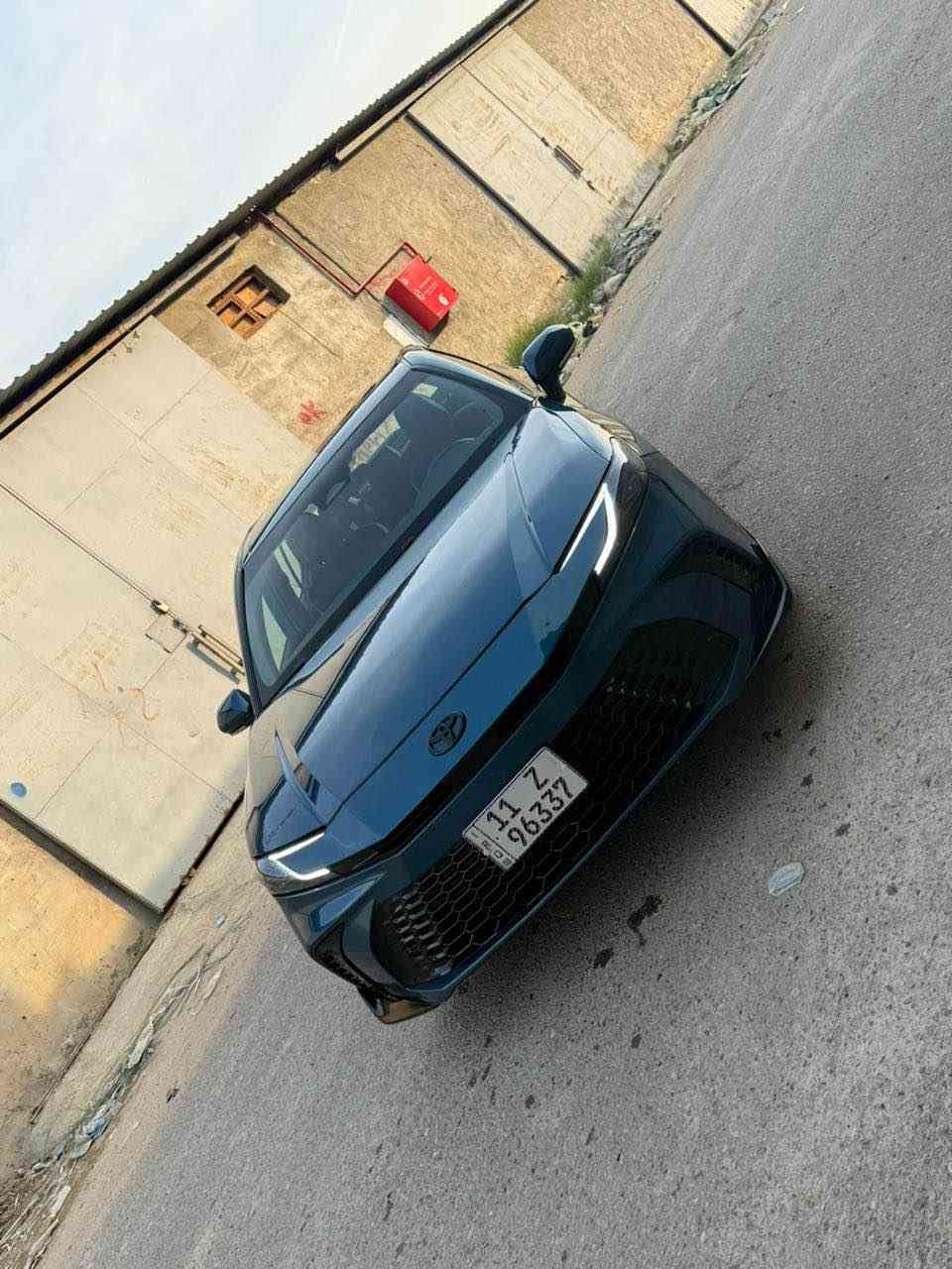 سلام عليكم 
تويوتا كامري هايبرد موديل 2025 الشكل الجديد 
عداد 11 الف ميل فقط قابل للزيادة
اللون الخارجي زيتوني مميز
 الصنف : SE
وارد امريكي بطارية ليثيوم 
بطارية ليثيوم
شاشة كبيرة Apple CarPlay & android auto
كاميرا خلفية متعددة الابعاد
• كراسي جلد كهرباء تبريد 
تدفئة كراسي
تدفئة استيرنج 
رادار امامي
مانع تصادم PCS  
مساد تحديد المسار —— LDA
‏BSM —— نظام النقطة العمياء
‏PDA —— مساعد القيادة التفاعلي
‏RCTA —— رادارات خلفية
‏SEA —— نظام الخروج الآمن 
‏RSA —— قراءة لوحات الطريق
مثبت سرعه تفاعلي —— ACM
‏AUTO PILOT —— سائق ذاتي 
مانع انغلاق العجلات —— ABS
‏TCS —— مانع الانزلاق 
بصمة أبواب + دخول ذكي
شاحن وايرلس
هندبريك كهرباء
نظام صوتي مميز
حساسات ضغط الهواء في الإطارات
حساسات دخول الإنفاق
🚨⚠️صور الحادث بلمنشور
ايرباك ستيرنك فقط
لمزيد من المعلومات الرجاء 
صبغ جاملغ وبنيد بدون دواخل 
سعر 198$
الاتصال على
***********
*********** بغداد, العراق
