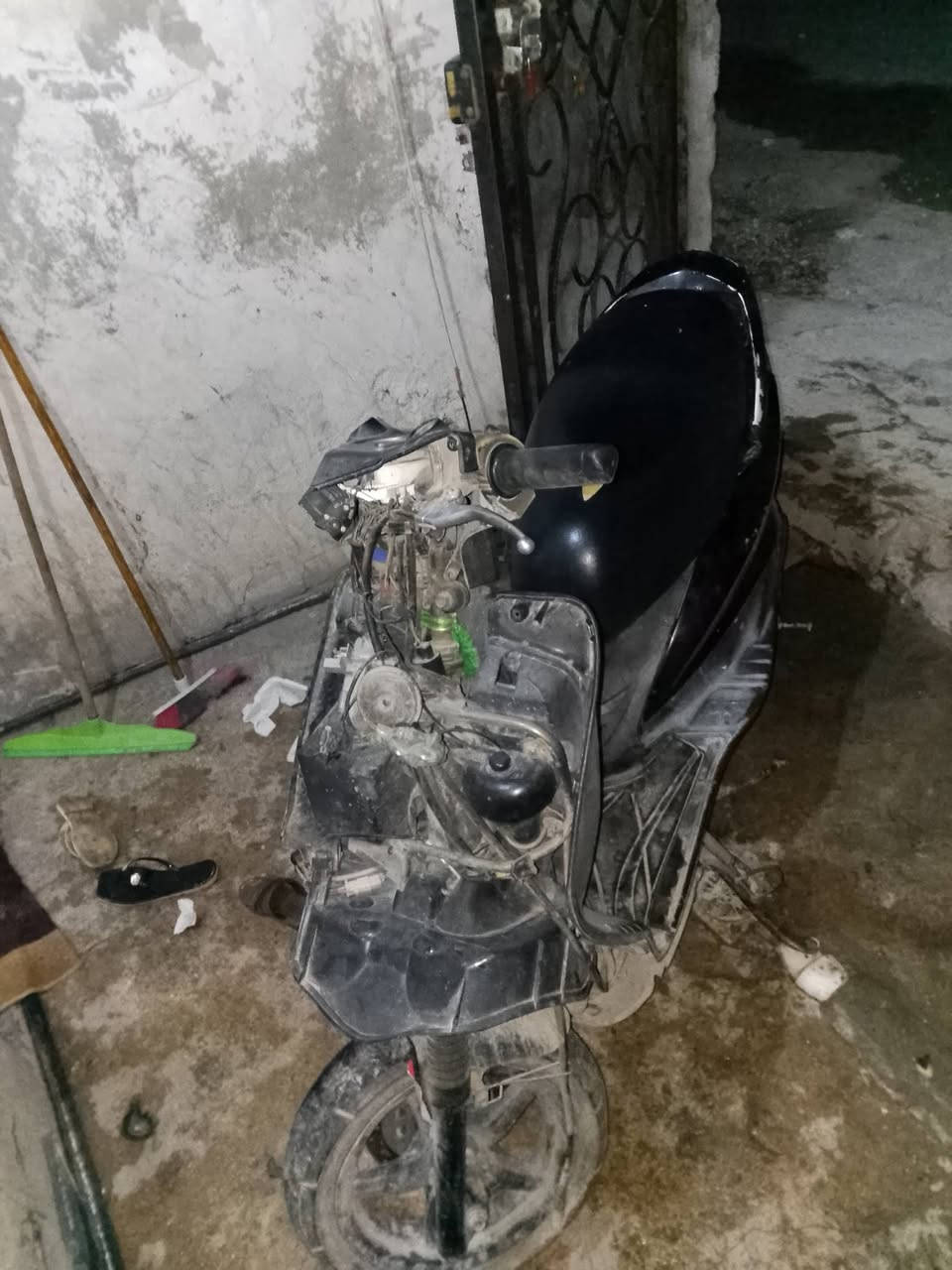 150 قفل طافيه ماعرف اشبيه 
شرط الدراجه بيه ناريه وما كايمه بيه شغله بسطيه بس الله شاهد مااعرف


**إذا كنت صاحب هذا الإعلان وتريد حذفه لأي سبب، رجاءا أرسل رسالة إلى الدعم الفني**