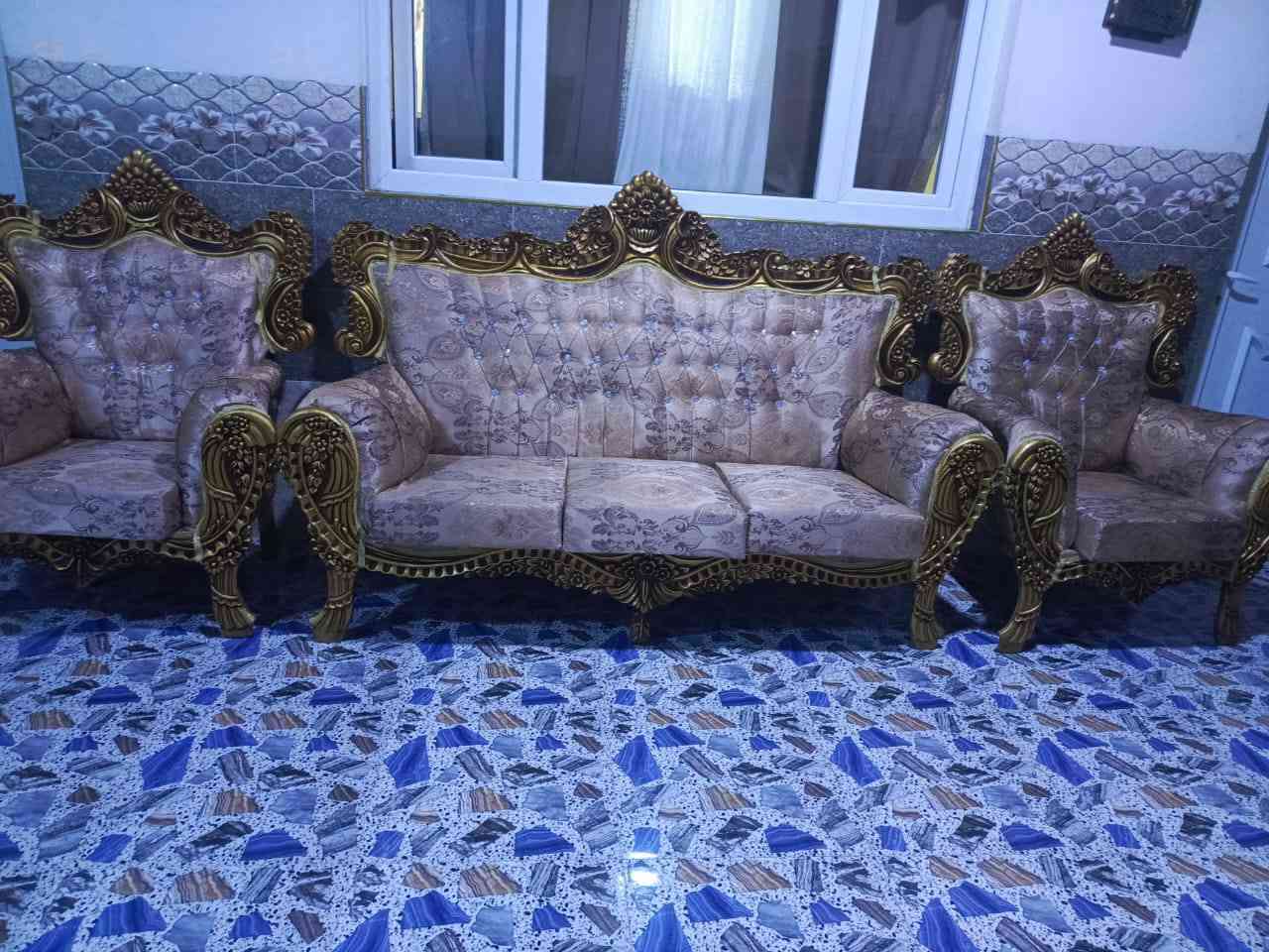 ديوان ملكي مستعمل شي قليل للبيع
لتواصل ولاستفسار على رقم ***********
