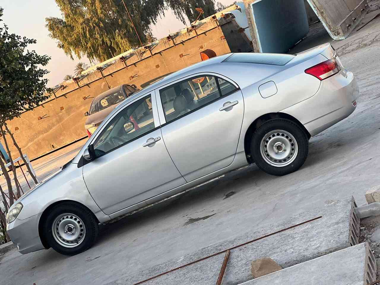 السلام عليكم من رخصت الدمن عندي بي وإيدي البيع مديل 2013 السيارة فول الخير وحد على وحد السيارة مكفولة كفاله عامه من الضربه والكلبه بس بيه صبغ عام أثر جراد الله شهد السياره نضيفه حدادي 100/80 مكينه وكير كفاله عامه السيارة خير من الله مكاني بغداد رقم الهاتف***********
