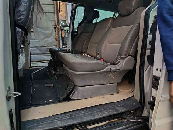 السلام عليكم ورحمة الله تحوير كشنات للسيدونا وللكرنفال حديث وقديم امامي والخلفي مع  اضافيه للكشن الخلفي فتح وشد براخي مكاني بلرميثه واتساب ***********
