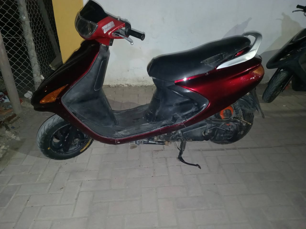 فراشه للبيع فحل دسك مامفتوحه علفحص شلعه ومشي ***********
