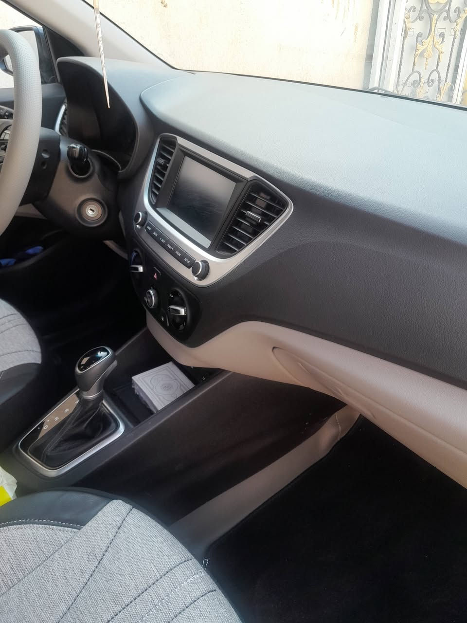 اكسنت هندي موديل 23 ماشية 21 الف السبير ما نازل كفاله ماعدا طخة بالدعامية خفيفة جدا وتم معالجتها دوشمة كراسي مع أرضية السيارة وكاله باسمي السعر 132 رقمي ***********
