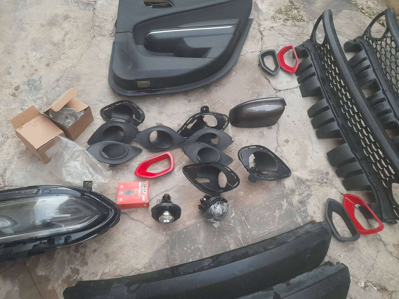 السلام عليكم شباب غراض مال تشارجر من 15 للعشرين للبيع ومناسبات رقم الموبايل ***********
