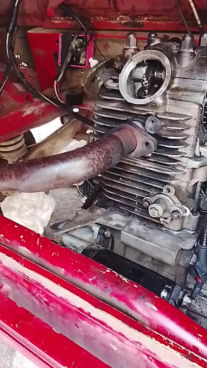 السلام عليكم مكينه تكتك زيل للبيع
مكينه شغاله ابيع شلع وتفصيخ وأنه بل خدمه 
***********
