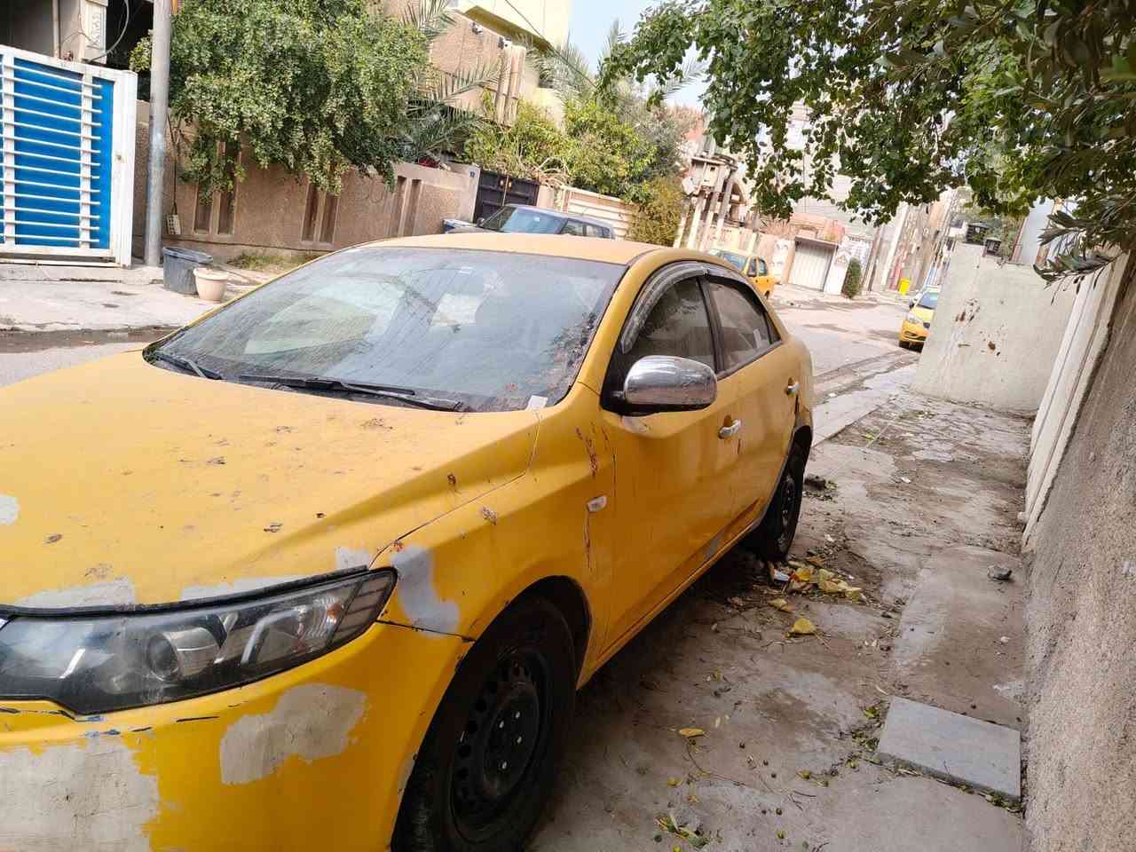 السلام عليكم
اخوان كيا سيراتو
محرك 1600 دوش
تخم تاير جديد 
باتري جديد
مشط صدر امامي خلفي جديد 
لوي امامي خلفي جديد مع الدبل
هيئه مصفره
سنويه بسمي 
السياره يحتاج اله صبغ
ب73 وبيه مجال
***********
بي وتساب
