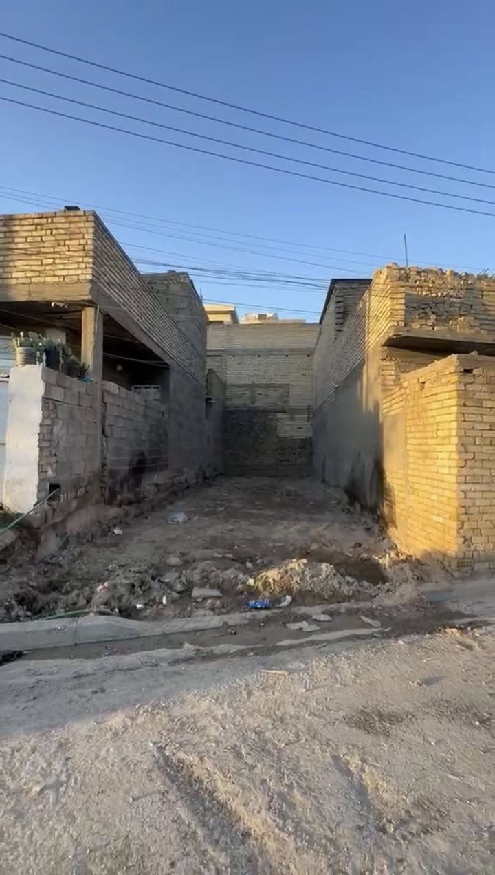السلام عليكم 
قطعه ارض للبيع المساحه 85 متر 
الواجهه 5 متر 
النزال 17 متر 
العنوان/حي الجهاد/ديوان المخابرات/قرب شارع 60/
تقع تلى شارع 15 متر/مقابل التشجير/
فرع عريض/طابو صرف/
للاستفسار الاتصال 
***********
***********
يتوفر واتساب
