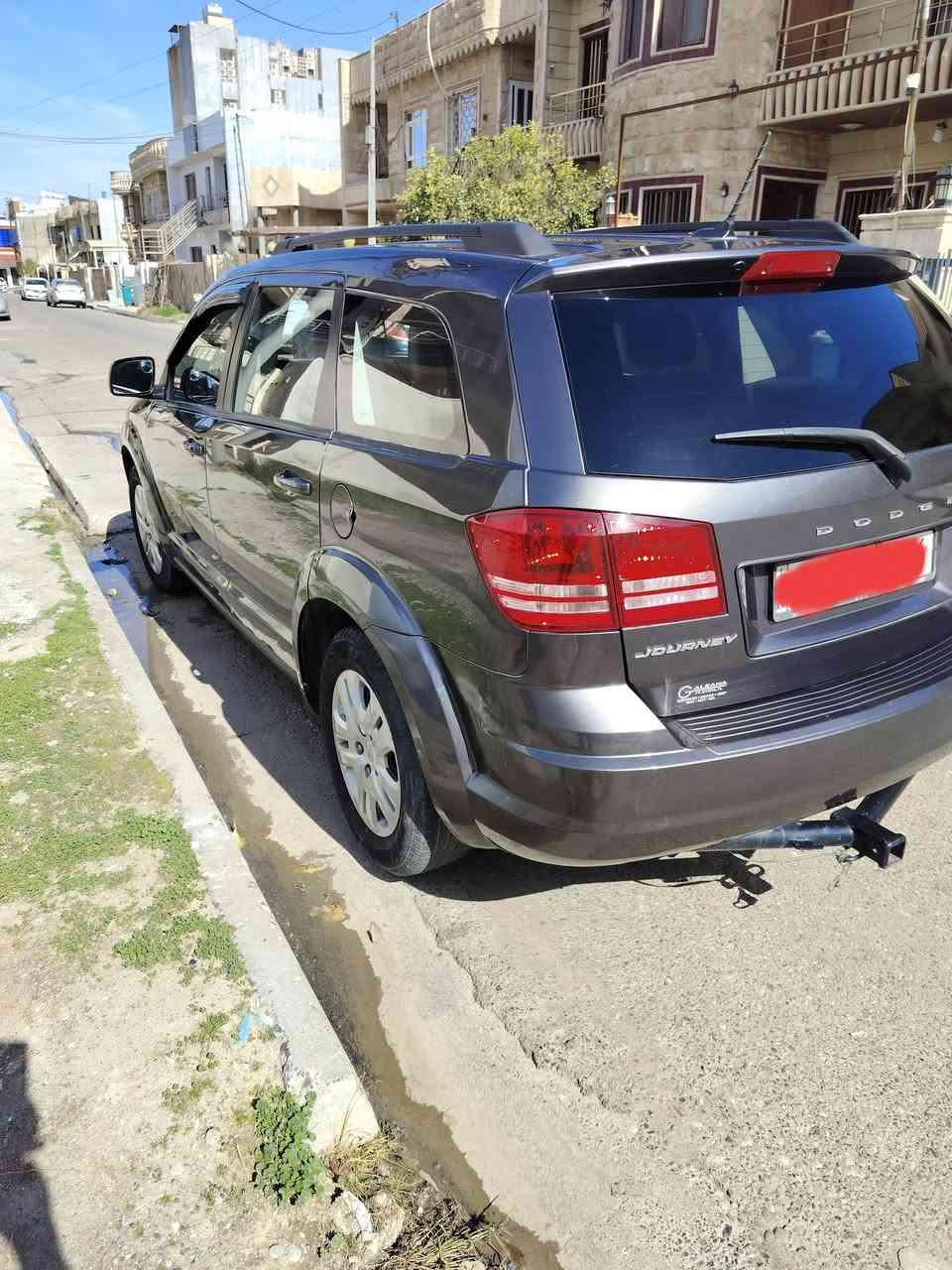 دوج جورني 2016 محرك 2400 اربعه سلندر رقم دهوك ماشيه 80 الف كيلو متر  لون نفطي 7 راكب قماش ومغلف جلد مع الارضيه تبديل 2 قطعه بوند. جاملغ الايمن تشغيل عن بعد تحكم ستيرن ومثبت سرعه بصمة ابواب شاشه صغيره تبريد 3 قطعه السعر 138 وبيها مجال بسيط  للاسستفسار *********** وصور الحادث مرفقه
