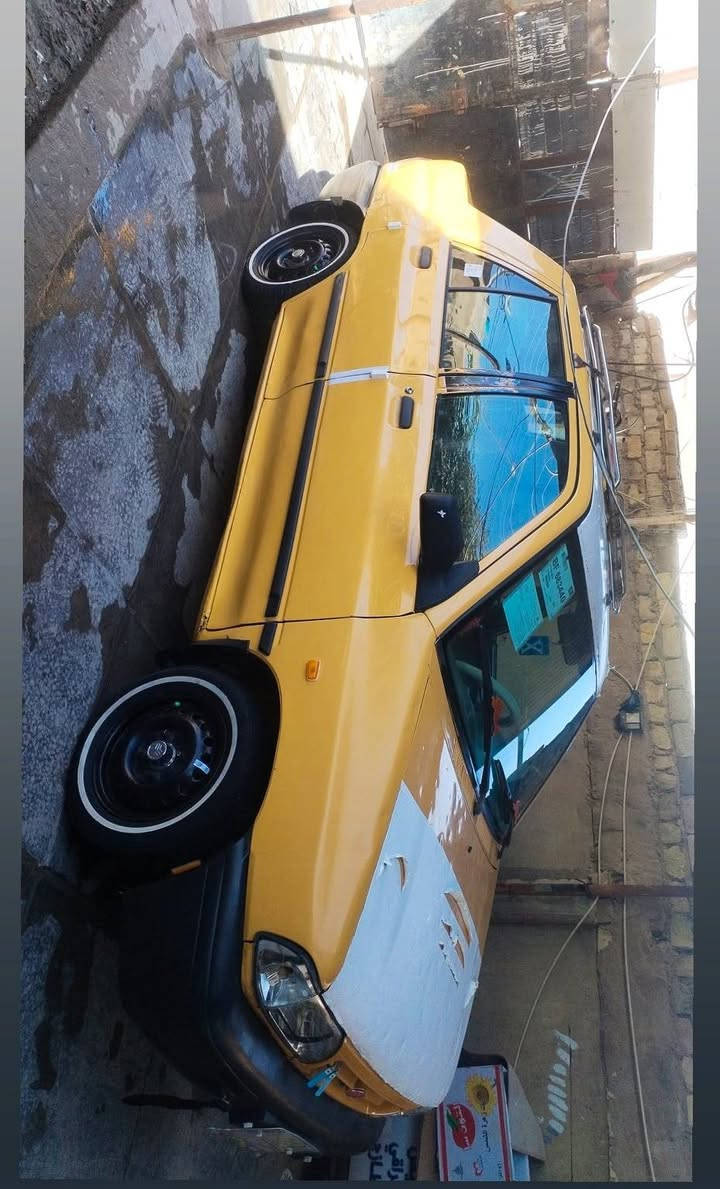 السلام عليكم سايبه مديل 15سياره رقم الماني قادسيه سنويه ل27مصفر هيئه وغرامات سياره مكفوله من تبديل وضربه فقط حالوبات قليله تخم تاير جدد حداديه جديده غرفه نضيفه شواصيهه بلاديات لاتعمير ولا بيهن خياس كهربايات كلهه شغال  مكينه بيه بدايه خيط وكير الرابع يفلت تبريد شغال بس برودته ضعيفه  فقط سعر ب28وبيهه مجال  اقره منشور وخابرني لاتكلي شبيهه ذكرت البيهه مكاني بدوانيه ***********
