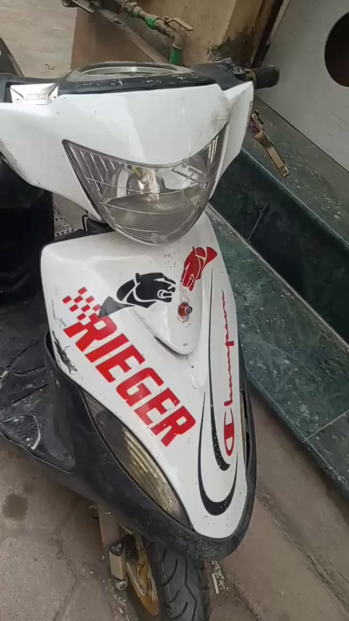 سلام عليكم درجة ماكس البيع بوشة 58ونص بشرط كلهة بلادية انطيك شلعة معدل السعر 550 وهاذ رقمي *********** مكاني رمادي
