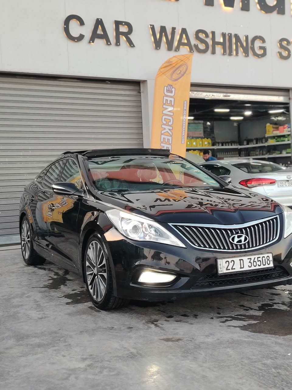 السلام عليكم
هونداي ازيرا  موديل 2013 خليجي لون اسود  كفاله عامه

اعلى مواصفات vip 

مكينة 6 سلندر 3000 دوش 

سيارة رقم اربيل الدولي الجديد 

المواصفات:

. بصمة

.بانورما

 •عدد AIR BAG 8 

•ويل كب 18 

•سماعات +دمام 

•دبل كزوز

•حساسات أمامية وخلفية

 •لايت زينون + LED•كشاف •حساسات

•تبريد امامي وخلفي مناخين منفصل

 مفتاح التشغيل بصمة 

•شاشة تسلا كبيرة وكامرة 

•لد امامي 

الانارة الداخلية LED•

•كشنات الامامي كهرباء 

.كشنات الامامية تدفئة وتبريد

. نظام مانع الانزلاق 

•مانع انحدار 

• لد خلفي مسطره

•بردة خلفية اوتماتيك 

.ترحيب عند الاقتراب

مثبت السرعة Cruise 

•المودات والأوامر الصوتية

 .نظام مانع الانزلاق

.المرايا الجانبية قابلة للطي كهرباء 

السيارة عارضها ب 118 وبيها مجال بسيط حك الجية

مكان السيارة بابل الإسكندرية 

للأتصال 

***********

***********
