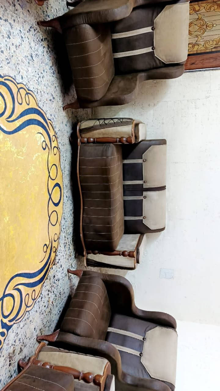 تخم تركي 10 مقاعد نظيف
سعره 270 وبي مجال لبياع 
يوجد توصيل بكروه ب واتساب
***********
