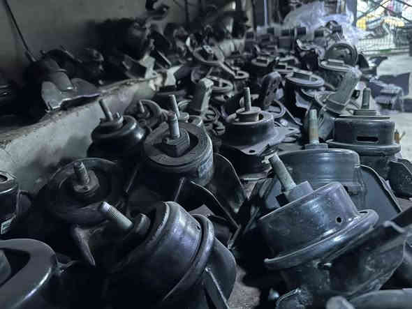 ⭕️تتوفر لدينا كافة قطع غيار السيارات الكورية وارد الامريكي 
( محركات/ كيرات /دعاميات /ابواب /صدر أمامي وخلفي /كهربائيات /حساسات /الكترونيات )

🔹 العنوان مشتل شارع العام 

متواجدون من ساعة 8صباحن إلى 5 عصر 

*********** محمد الكناني 
 

*********** احمد الكناني
