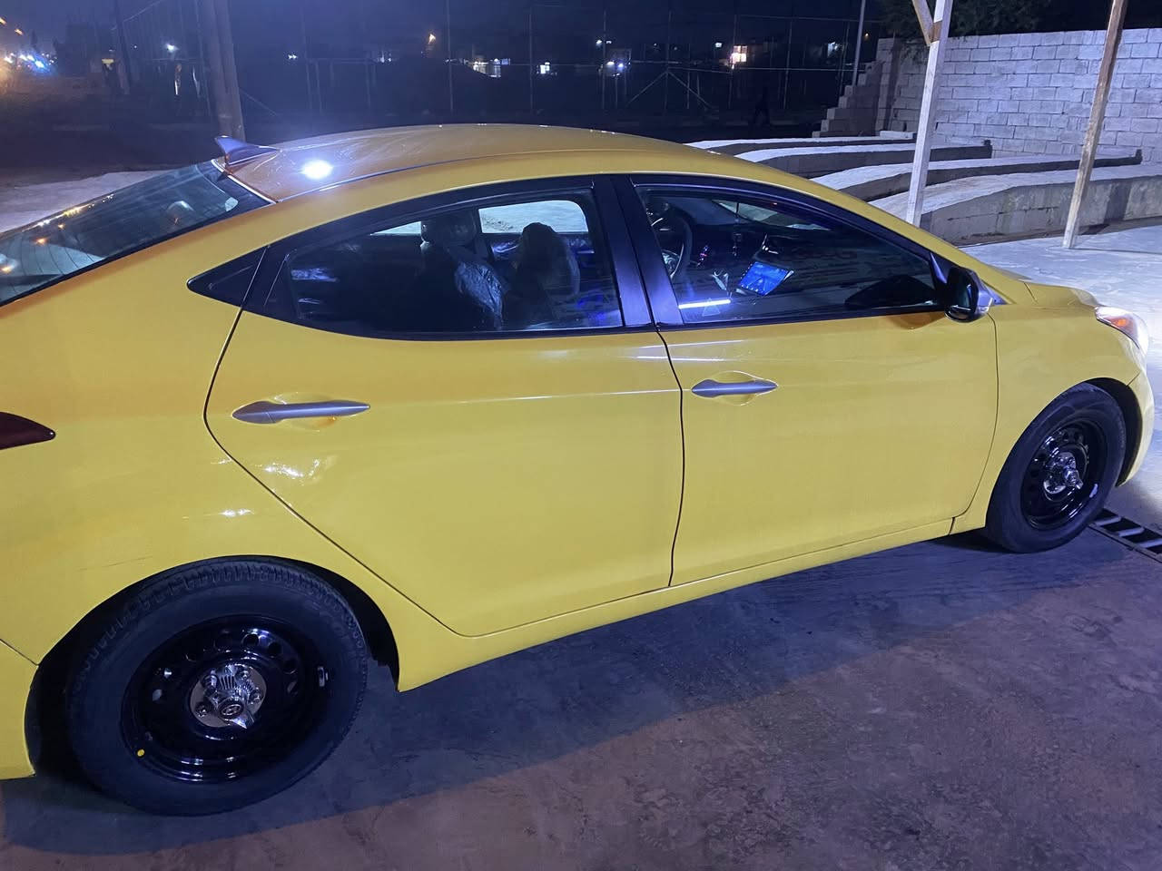 السلام عليكم 
النترا موديل 2013
وارد امريكي ضرر جاملغ امامي بدون دواخل 
كير ومكينه مكفولات دوشمه كامله 
منضومه زنون مكينه دوش 1800
كير At 
السعر 105 
رقم الهاتف ***********
