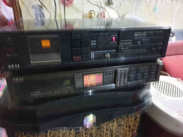 دك كاسيت  مع سيدي  AKAI ياباني الصنع كهرباء  فقط  التفاصيل موضحة بالصور والفديو  السعر ٢٥  الف القطعتين الحلة مهندسين  الاتصال على الخاص او موبايل  ***********   يوجد توصيل
